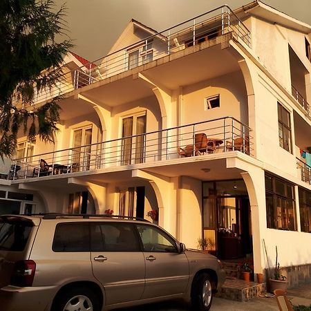 Rezo'S House Hotel ควาเรียที ภายนอก รูปภาพ