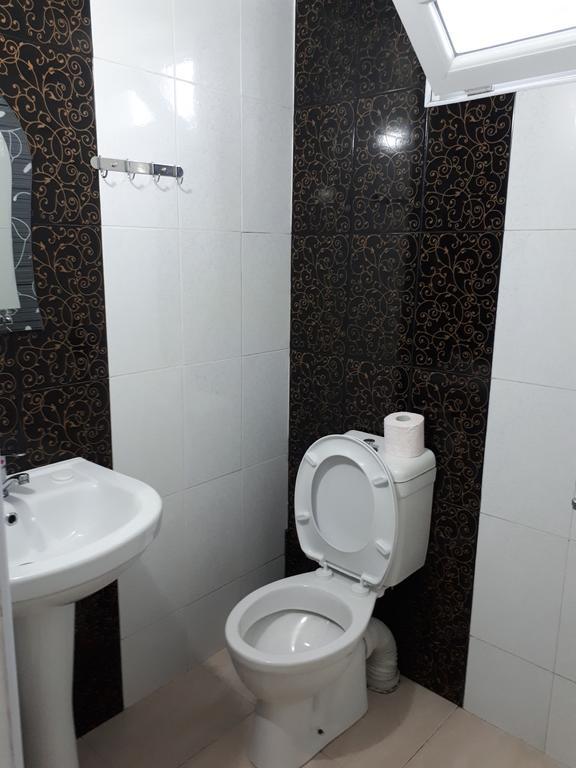 Rezo'S House Hotel ควาเรียที ภายนอก รูปภาพ