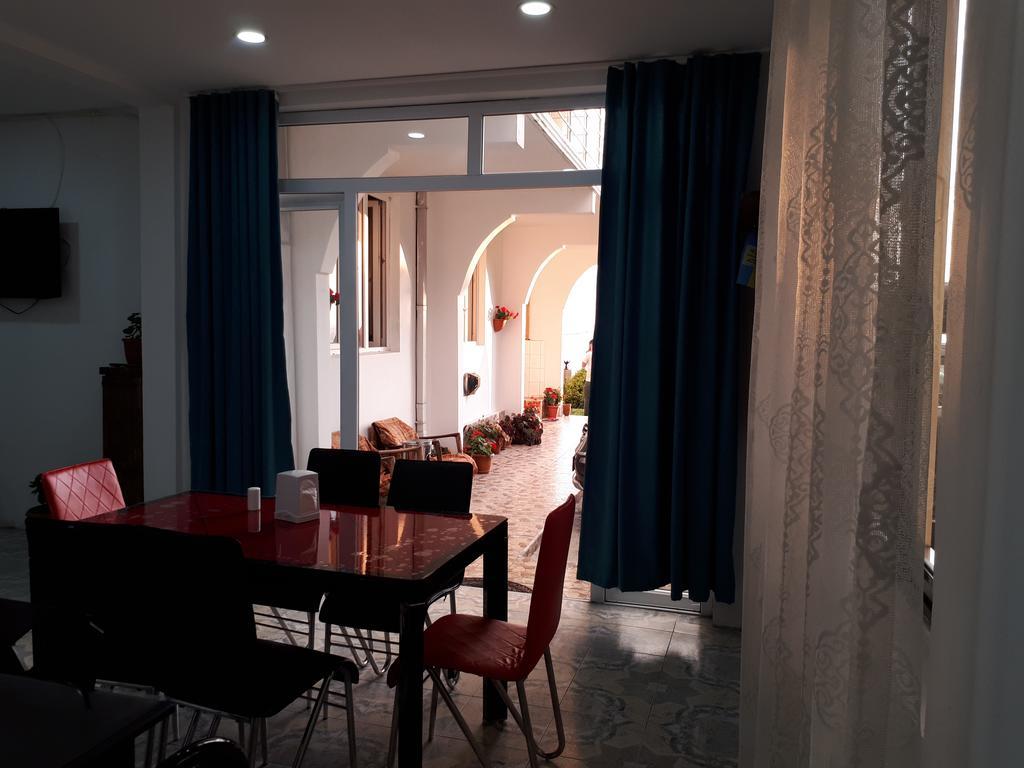 Rezo'S House Hotel ควาเรียที ภายนอก รูปภาพ