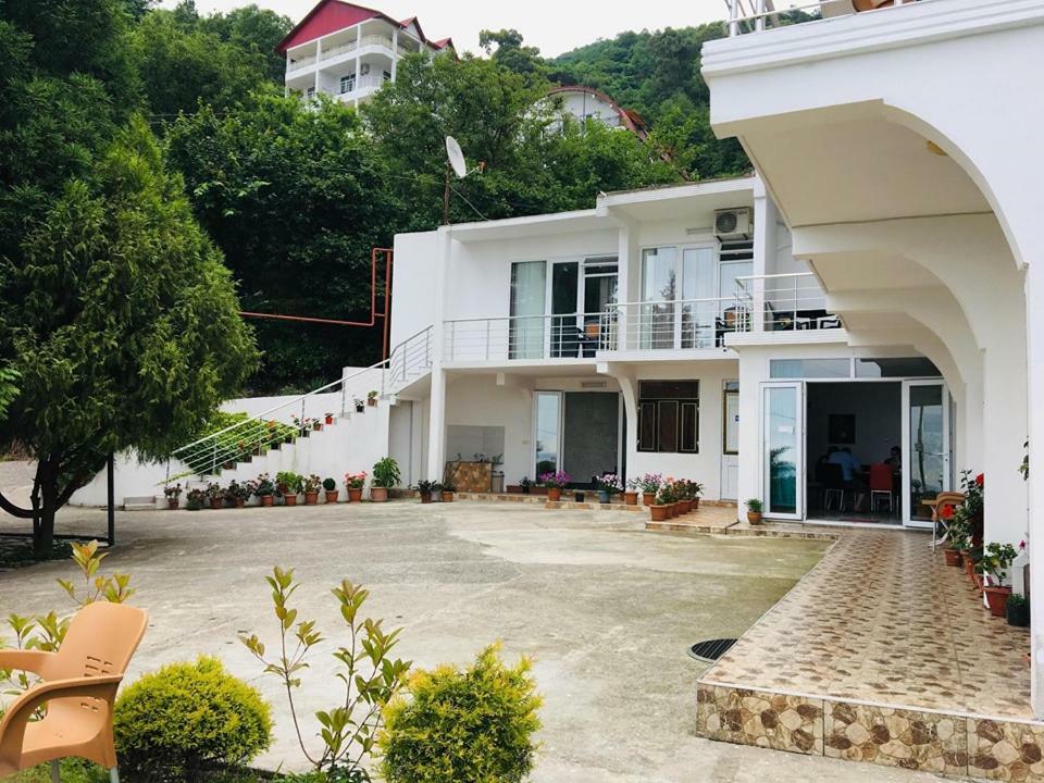 Rezo'S House Hotel ควาเรียที ภายนอก รูปภาพ